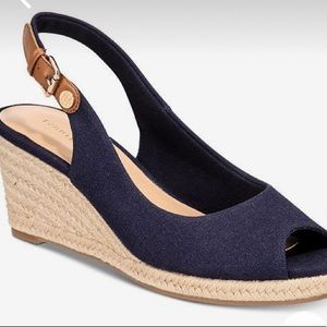 Tommy Hilfiger Nhalia 2 Size 6 Color Blue